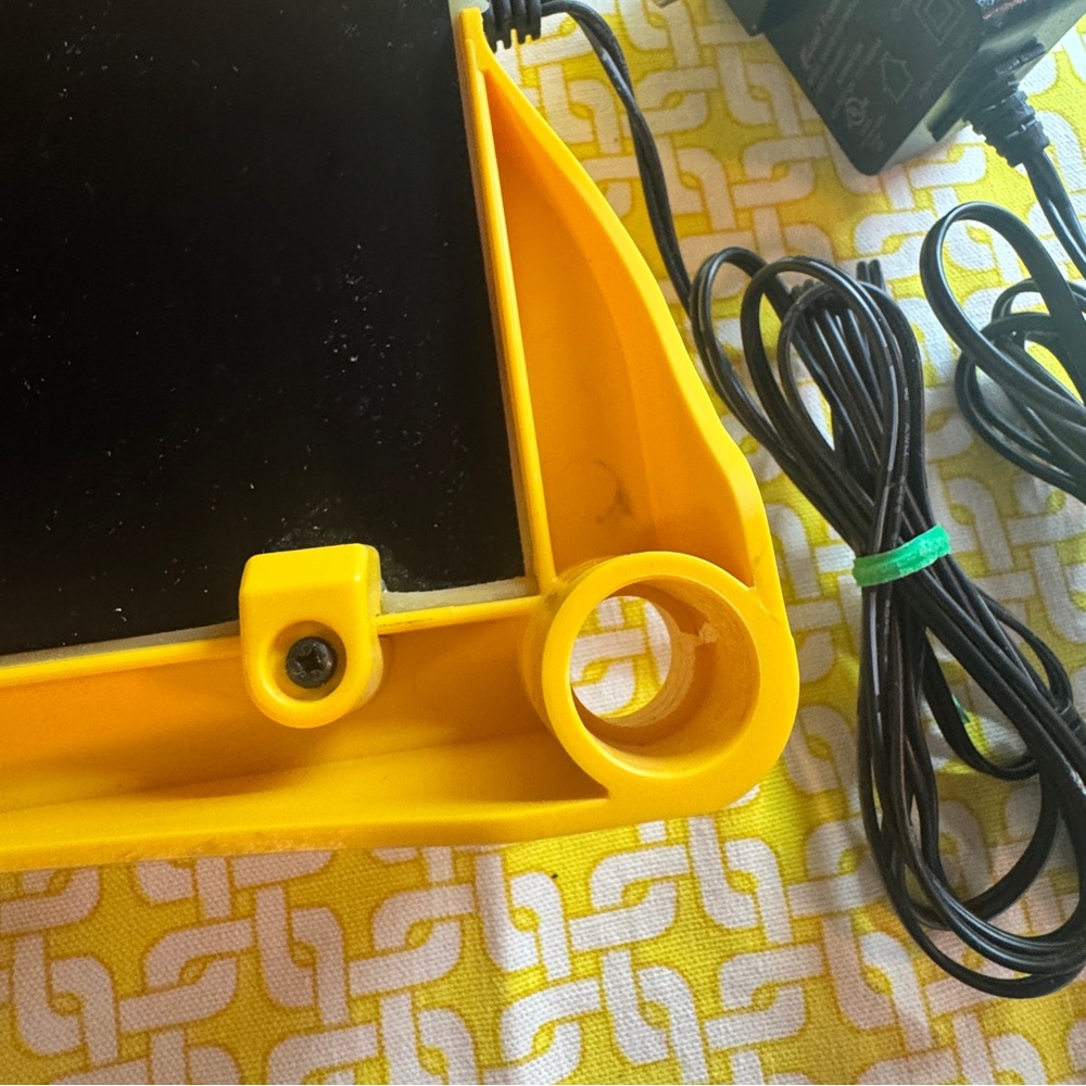 Chick Brooder Brinsea EcoGlow Safety 600- Yellow - Picture 8 of 16